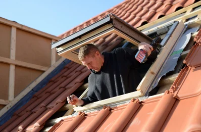 Pose de fenêtres de toit Velux à Ouides